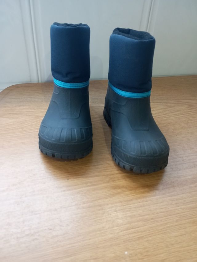 Botas nieve talla 26/27 + calcetines.