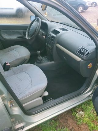 Renault Clio 2003