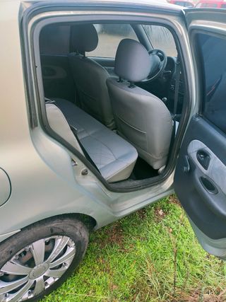 Renault Clio 2003