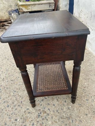 mesilla de madera