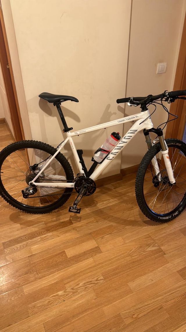 Bicicleta de montaña CANYON