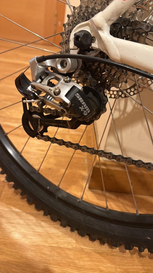 Bicicleta de montaña CANYON