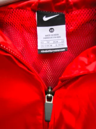 Chubasquero Nike 6-8 años