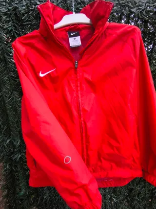 Chubasquero Nike 6-8 años
