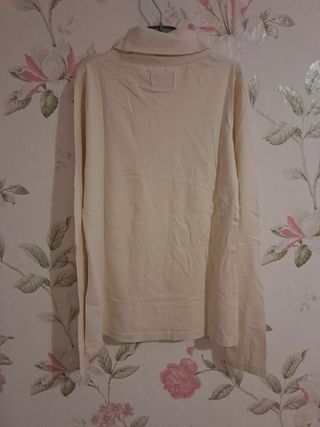 Camiseta básica cuello alto Mango