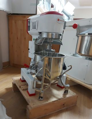 PLANETARIA BATIDORA Capacidad 10Lt. 