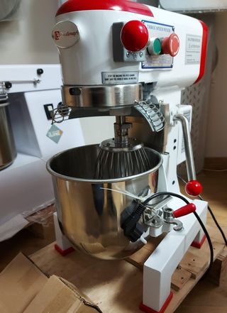 PLANETARIA BATIDORA Capacidad 10Lt. 