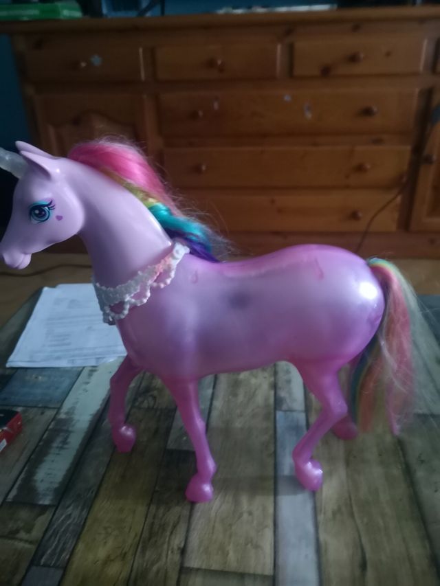 Barbie unicornio
