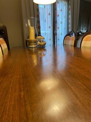 Mesa y sillas comedor de madera
