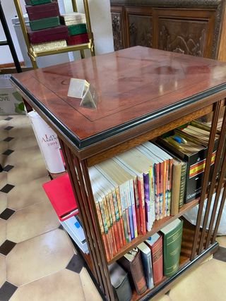 mesa giratoria, estanteria antigua