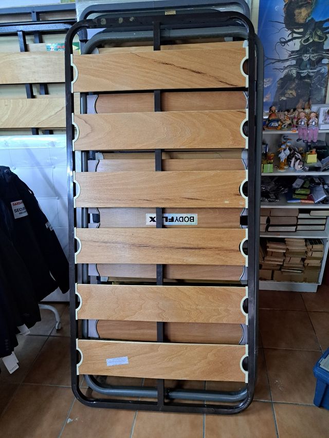 Somier con patas 135×190 50€