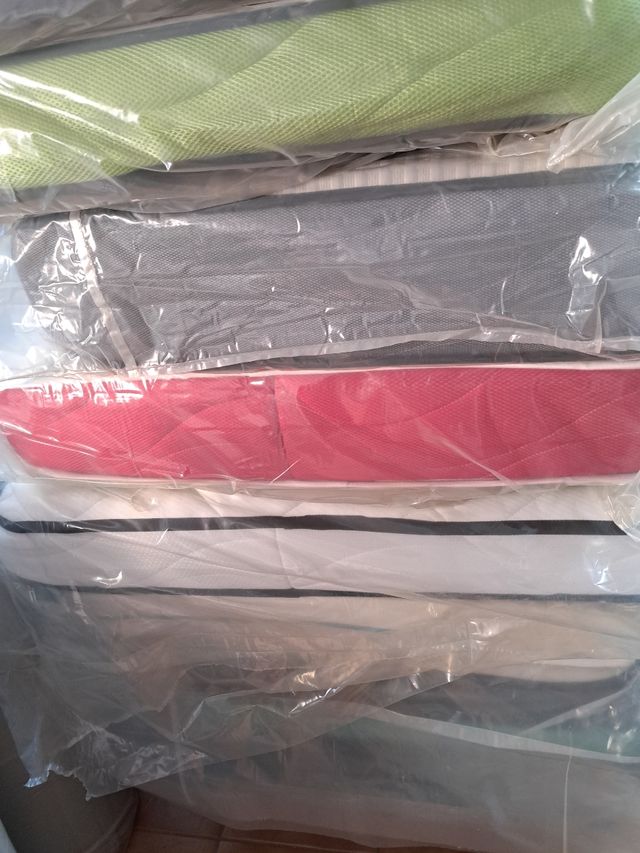 Somier con patas 135×190 50€