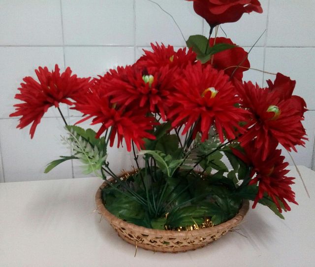 CESTA DE MINBRE CON FLORES