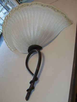 Applique a muro con decoro ferro battuto