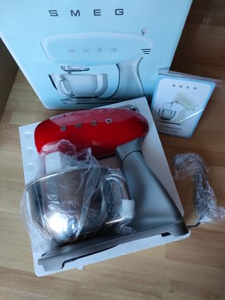 ROBOT COCINA AMASAR SMEG SMF02RDEU ROJO