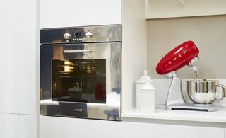 ROBOT COCINA AMASAR SMEG SMF02RDEU ROJO