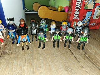23 Muñecos playmobil
