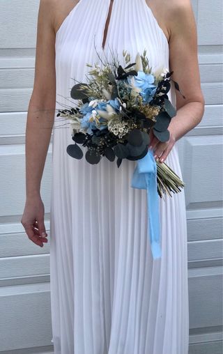 Ramo de novia de flores silvestres y eucalipto