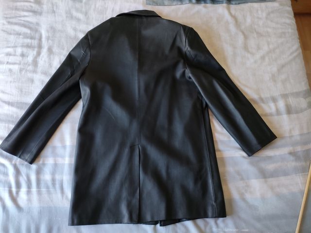 CAPPOTTO IN ECOPELLE NERA DA UOMO