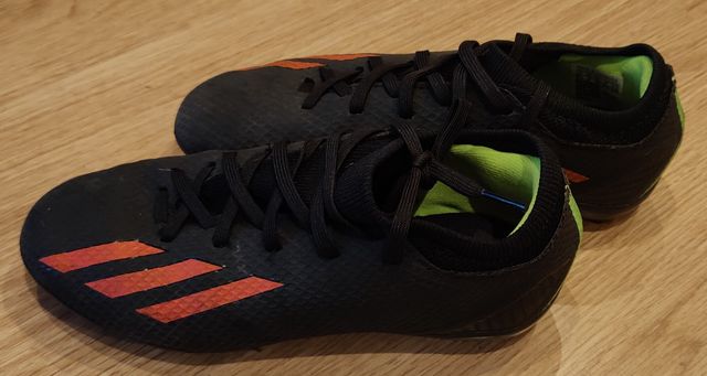 Botas de futbol infantiles taco