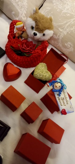  cosas varias regalar , cajitas,tarjetas etc