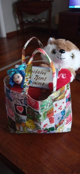  cosas varias regalar , cajitas,tarjetas etc