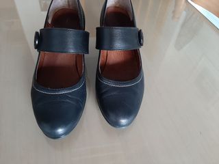 Zapatos mujer tipo salón con tira de sujeción