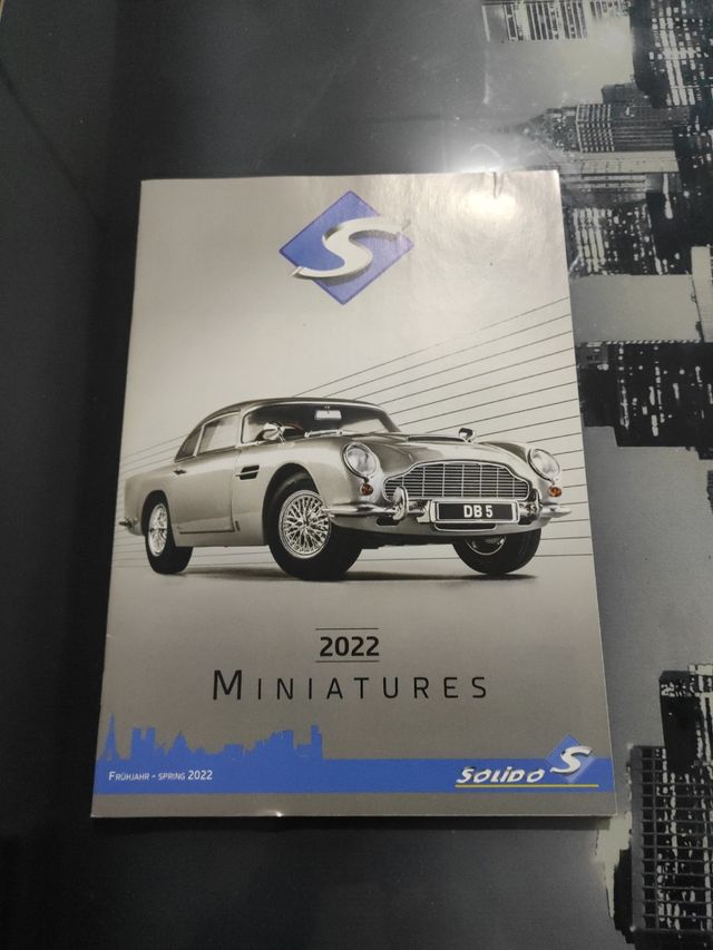Catalogo 2022 sólido miniaturas coches