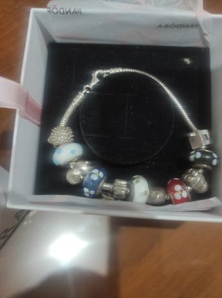 Pulsera Pandora con 10 avalorios