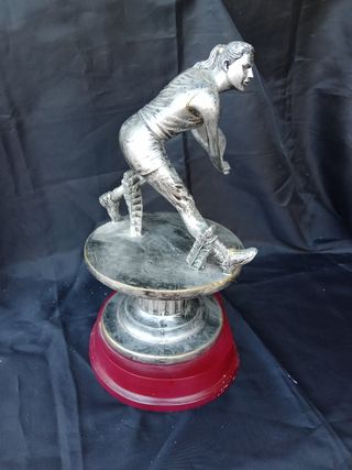 Escultura  Pádel femenino con peana