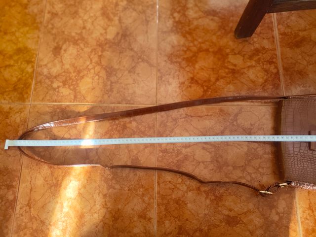 Bolsa a tiracolo castanha