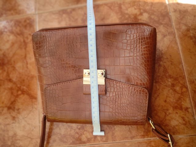 Bolsa a tiracolo castanha