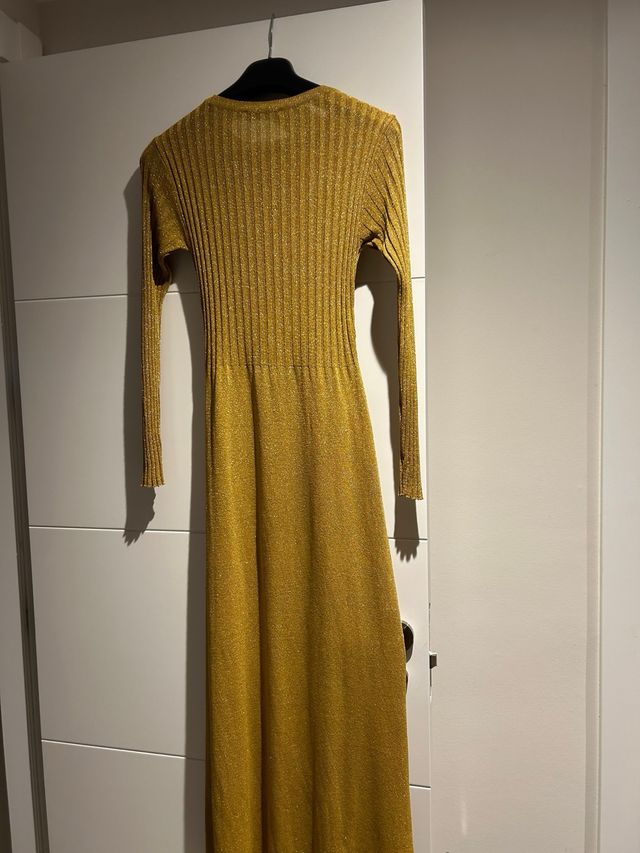 vestido punto dorado de mango