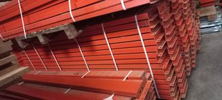 Estanterías metálicas de segunda mano.