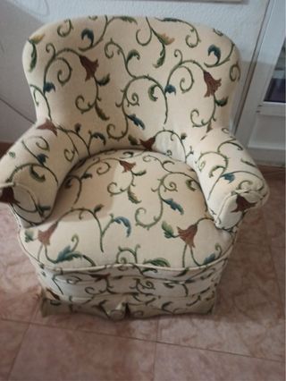 1 sofas zapatero. Tengo 2