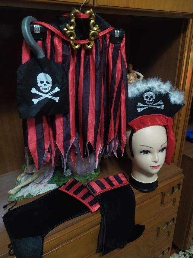 Falda de pirata con accesorios 