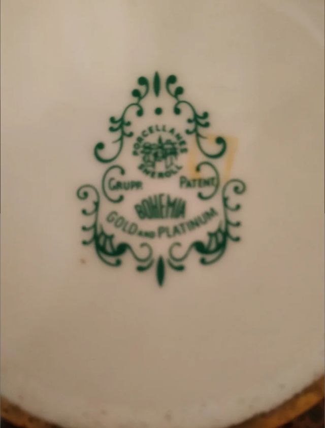 Jarra de porcelana Bohemia. Oro y platino