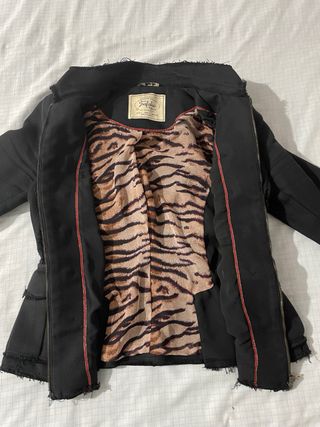 Chaqueta estilo militar. Zara