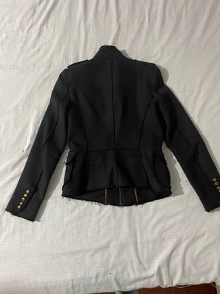 Chaqueta estilo militar. Zara