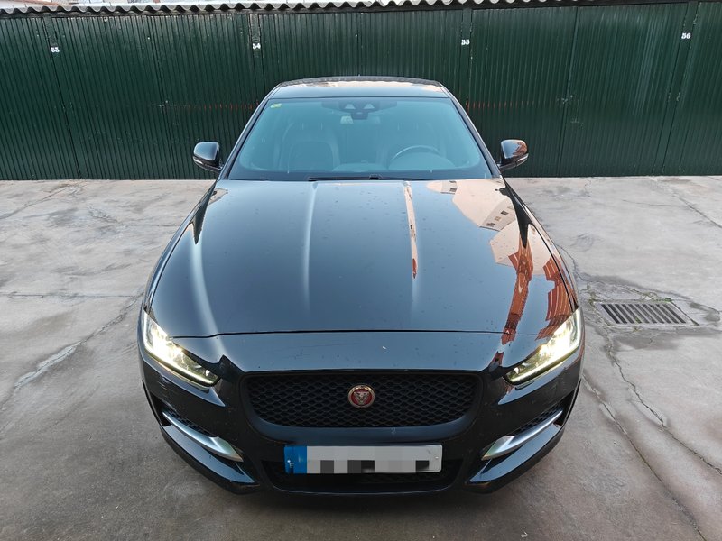 Jaguar XE 2016 - foto 1