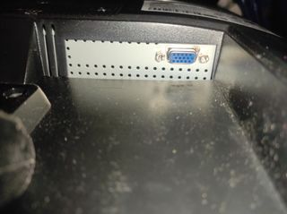 Ordenador pantalla altavoz cam y teclado