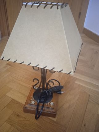 LAMPARITA RUSTICA PIE DE FORJA Y MADERA