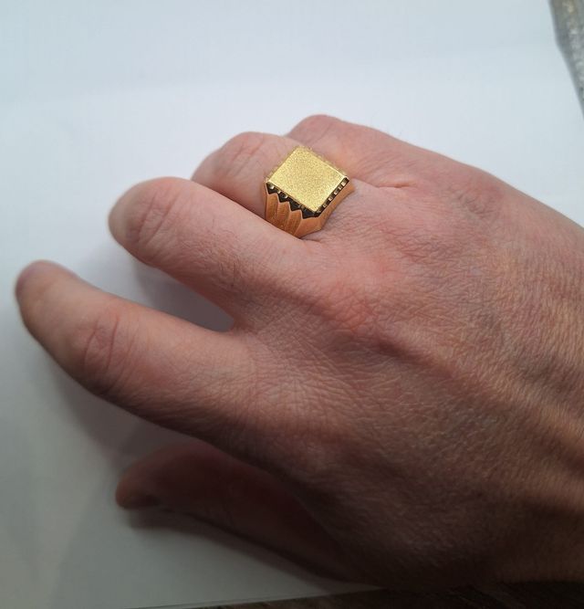 SELLO ORO 18K