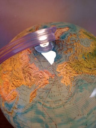 Mappamondo vintage che si illumina