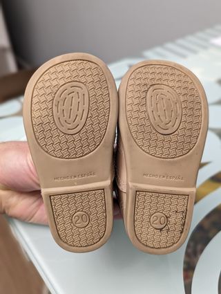 Zapato inglés bota charol beige T20