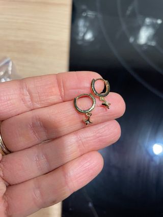 Pendientes chapados en oro 18kl y circonita.