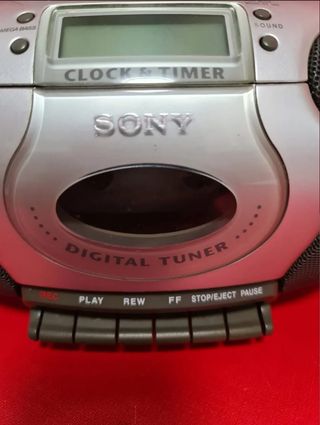 Radio cassette, CD SONY. EL CD NO FUNCIONA