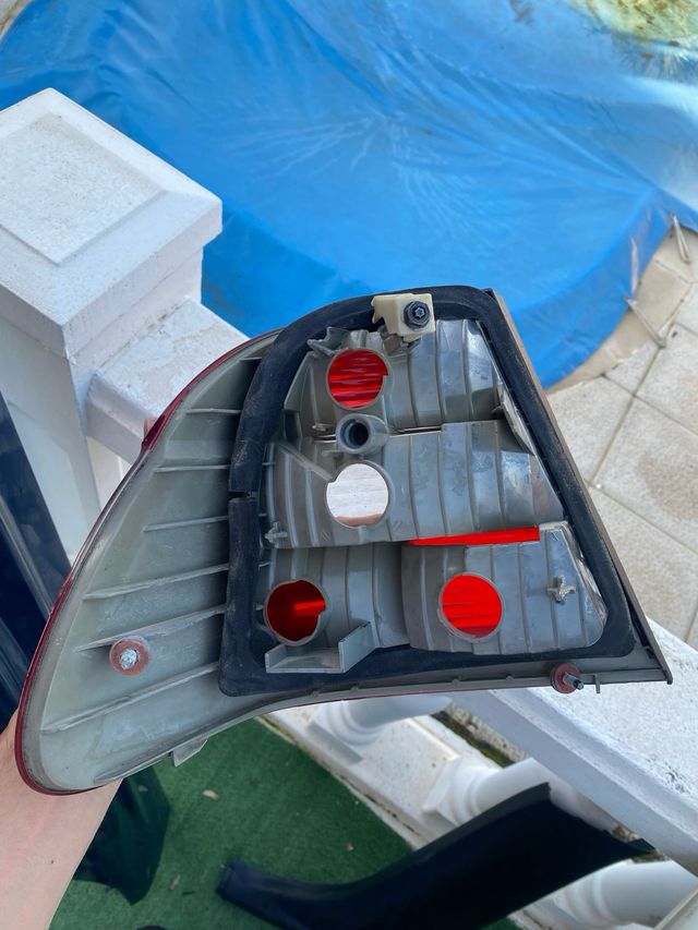 piloto trasero derecho bmw e46 en perfecto estado