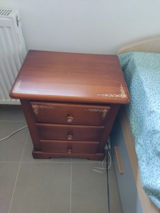 Escritorio de pura madera sillas ergonomícas