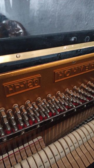 afino pianos,(afinador)